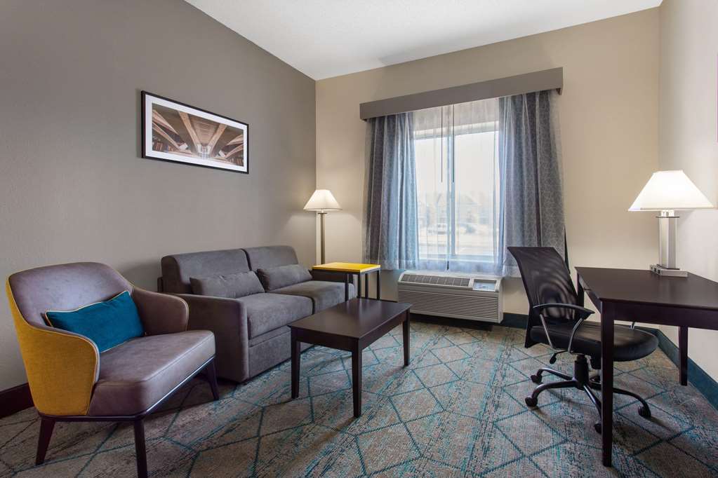 La Quinta Inn & Suites by Wyndham Columbus West Hilliard - photo 20