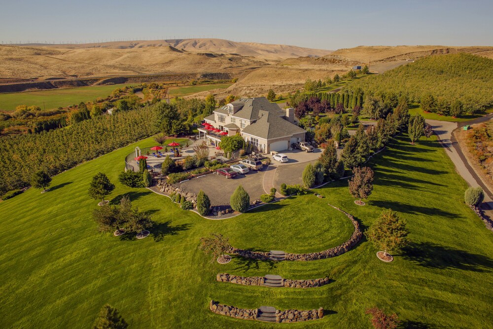 Cameo Heights Mansion in Dayton, United States