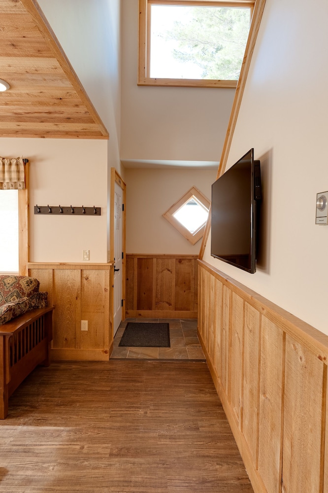 Cobble Mountain Lodge - photo 81