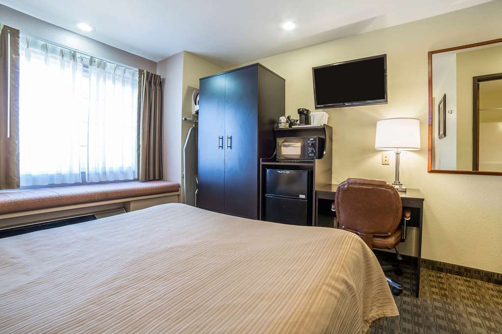 Quality Inn & Suites Elko - photo 5