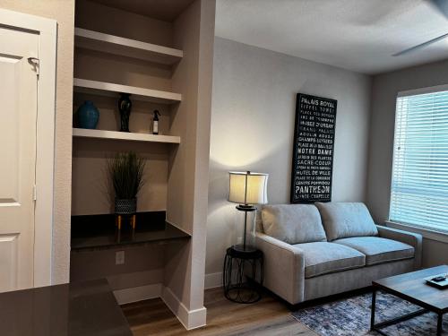 Luxury Resort Style Pool Apt — Austin — photo 2