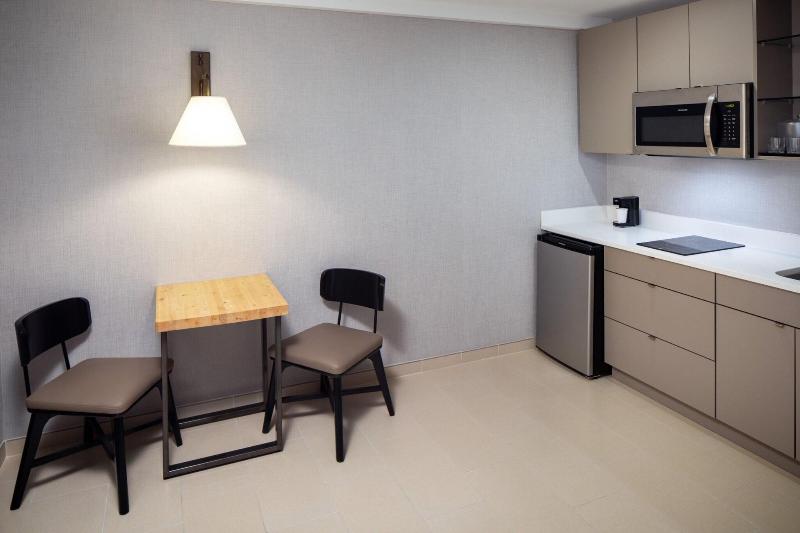 SpringHill Suites by Marriott New York JFK Airport Jamaica - photo 20
