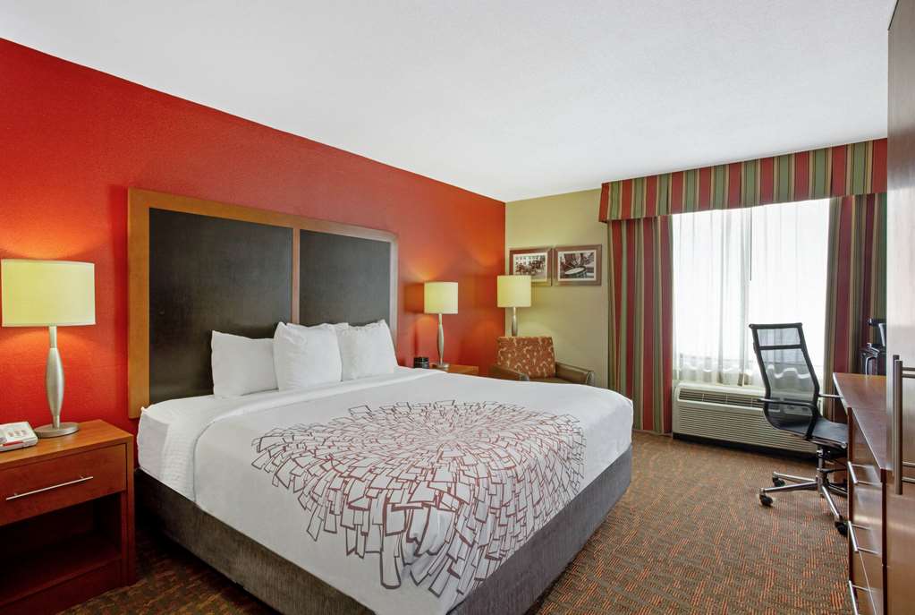 La Quinta Inn & Suites by Wyndham Williamsburg Historic Area - photo 29