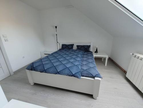 Privatna soba Marijana Olja in Surcin, Serbia