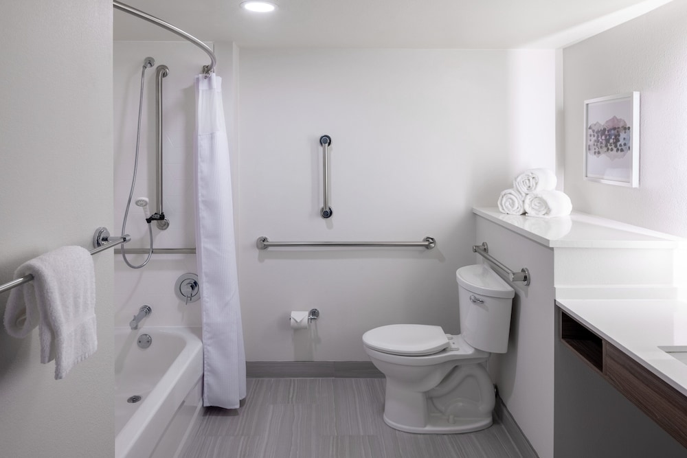 Crowne Plaza Atlanta NE Norcross by IHG - photo 16