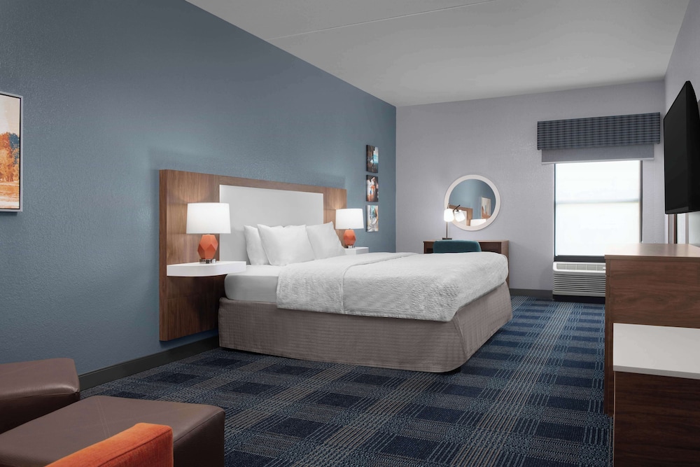 Hampton Inn Russellville - photo 20