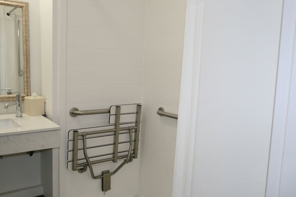 Hampton Inn Clarion - photo 19