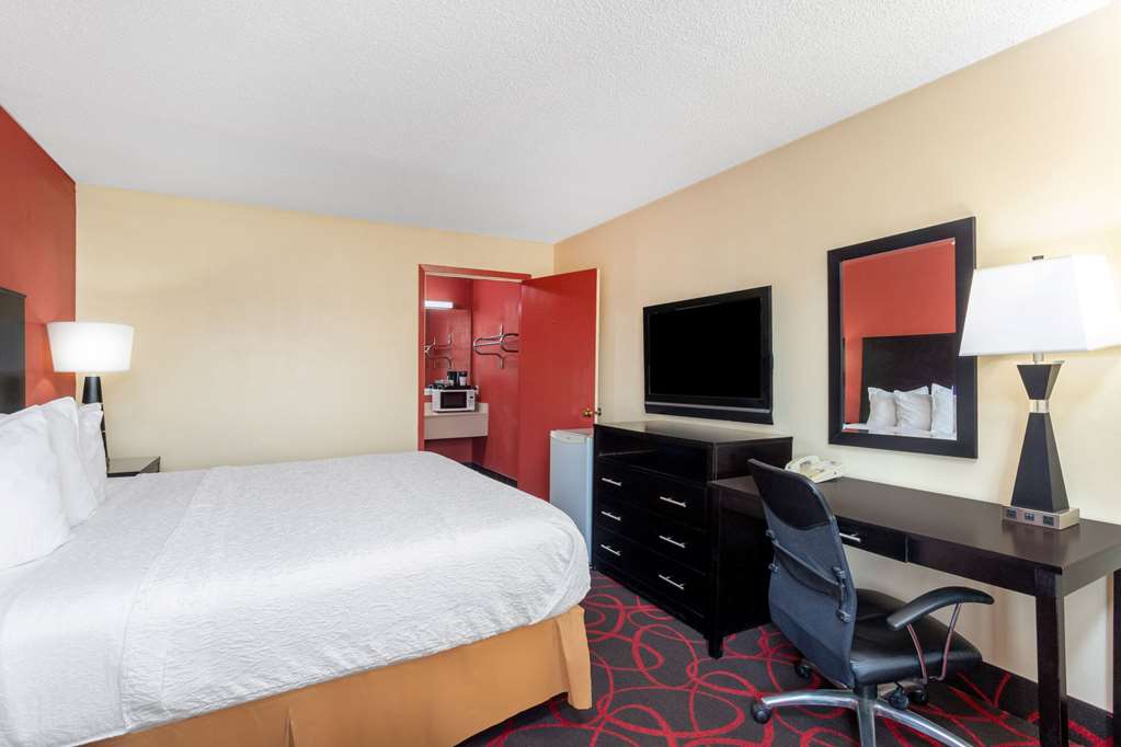 Travelodge by Wyndham Richmond IN - photo 20