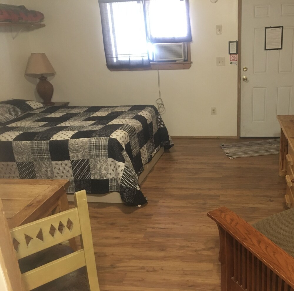 Rainbow's End Resort on Rainbow Lake - photo 11