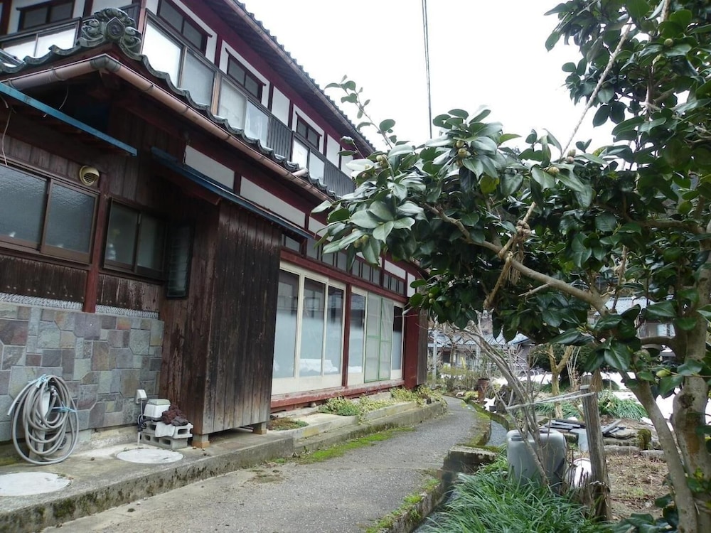 Zakuro no Yado — hotel in Sabae