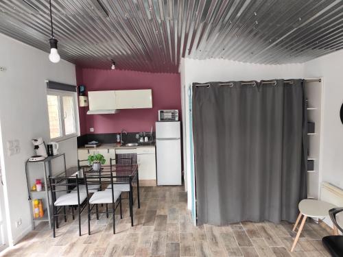 Studio Avec Terrasse — Dampierre