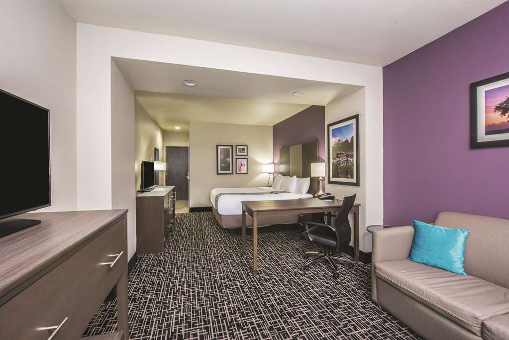La Quinta Inn & Suites by Wyndham Enid - photo 13