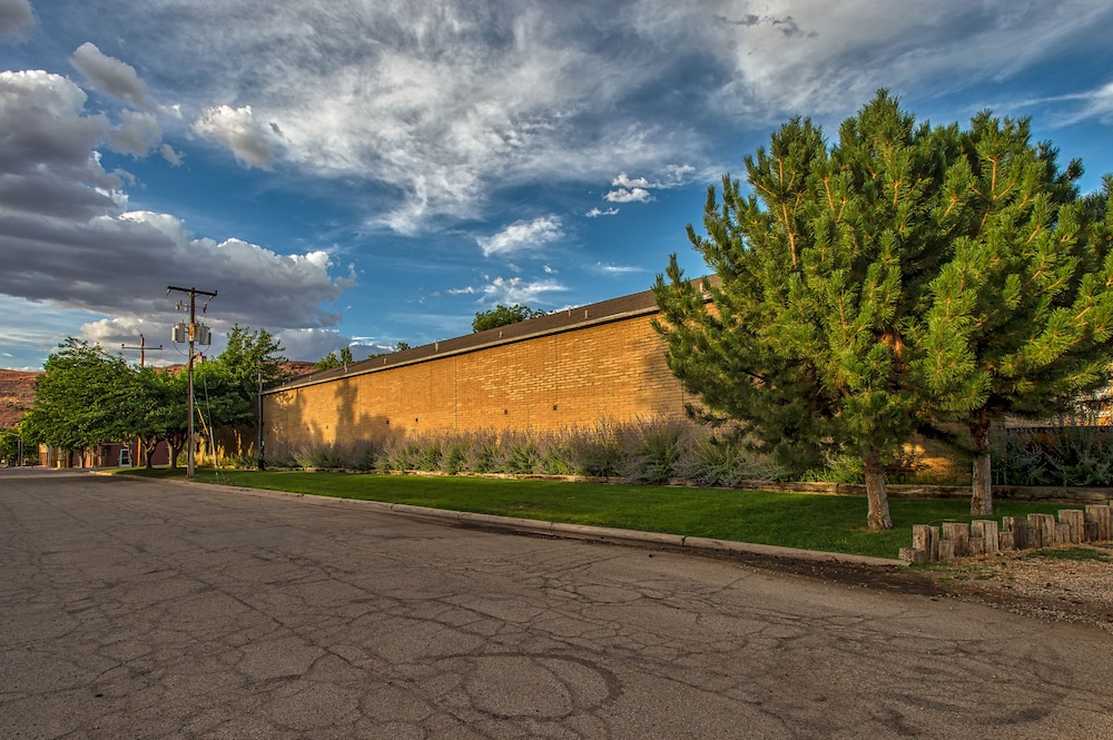 Moab Rustic Inn - photo 62