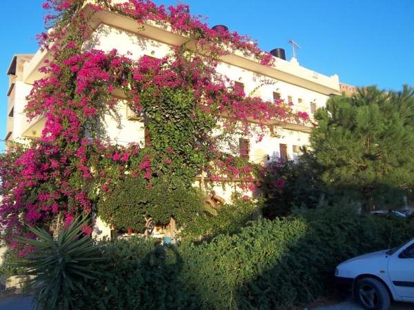 Knossos Hotel in Alimos, Greece