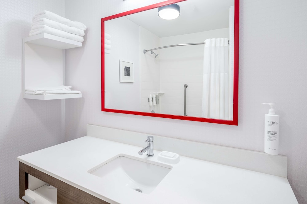 Hampton Inn Sanford - photo 26