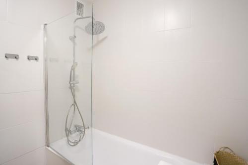 Chez Lou appartement proche du lac moderne — 4-Star Luxury Hotel in Annecy, France