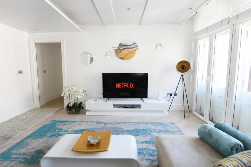 Oxford Street Luxurious 3 Bedroom Apartment — 4-Star Luxury Hotel in London, United Kingdom