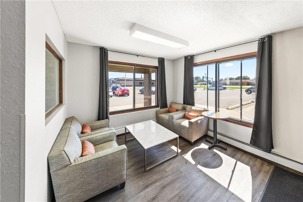 Days Inn by Wyndham Winona - photo 11