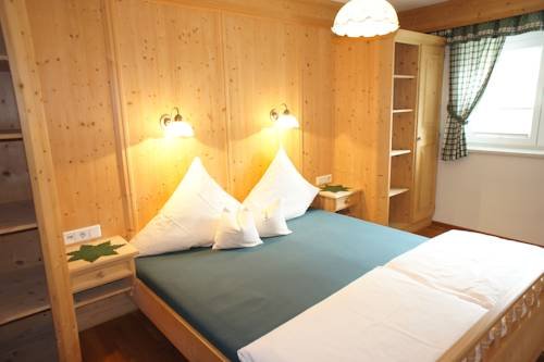 Appartment Maurer — 4-Star Luxury Hotel in Oetz, Austria