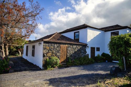 Salazar — 4-Star Luxury Hotel in Mazo, Spain