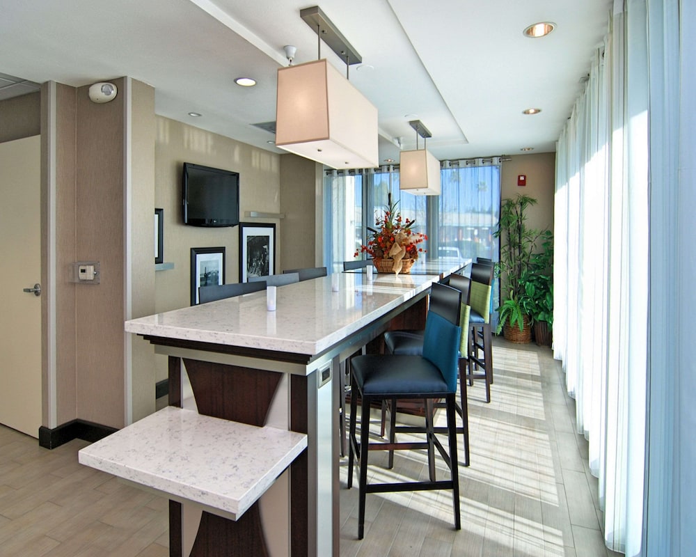 Hampton Inn & Suites Mountain View - photo 42