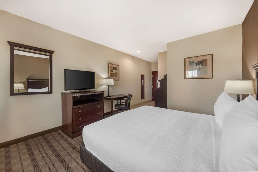 Best Western La Grange Inn & Suites - photo 13