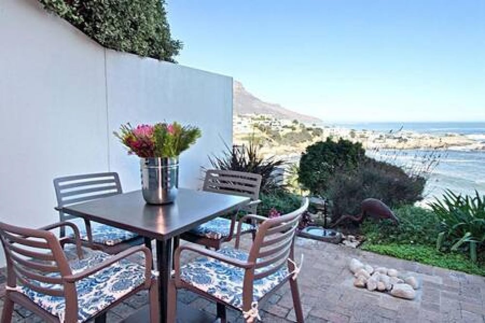 Holiday Apartment w Sea Views Pool CBT Suite