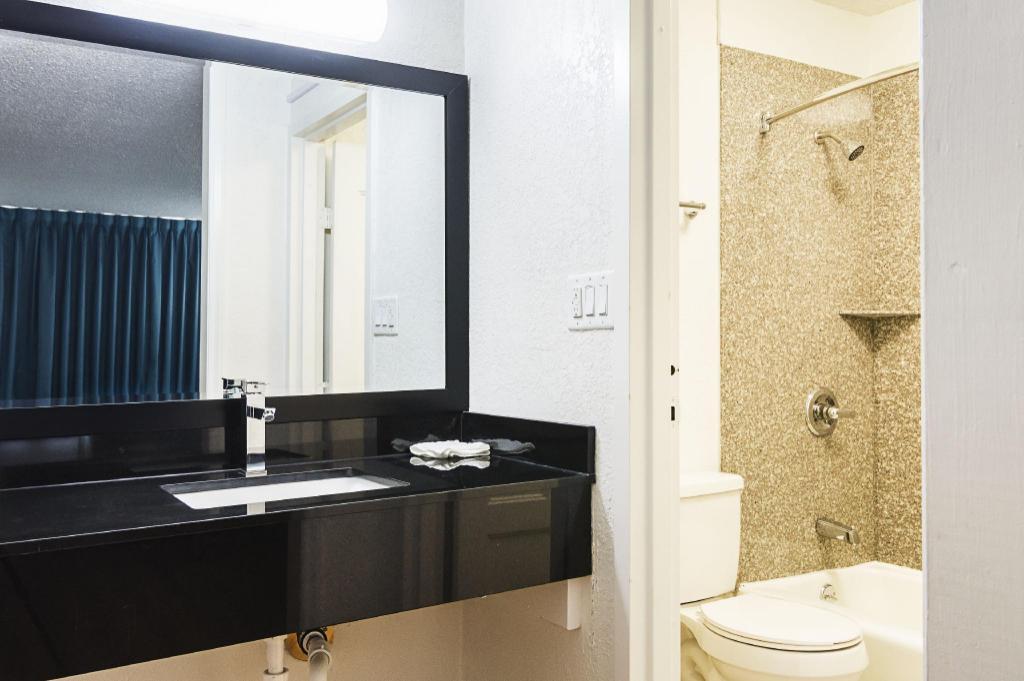 Rodeway Inn Asheboro - photo 16