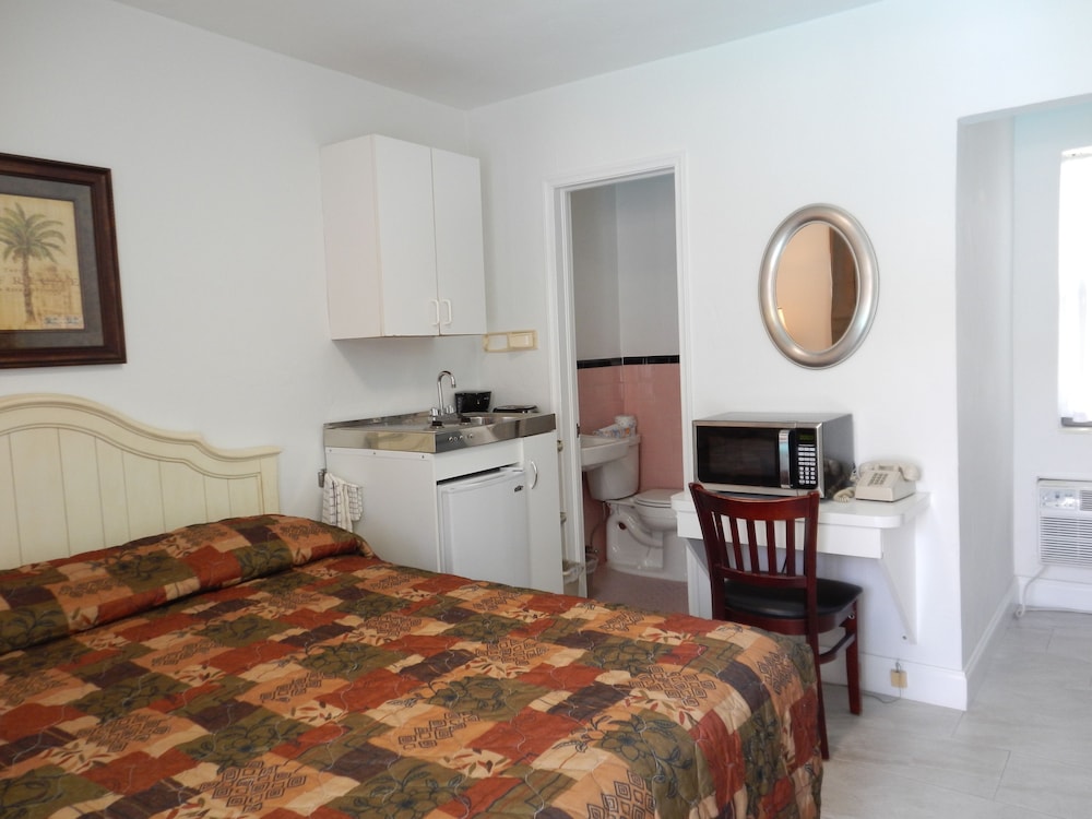 Shell Motel - photo 2