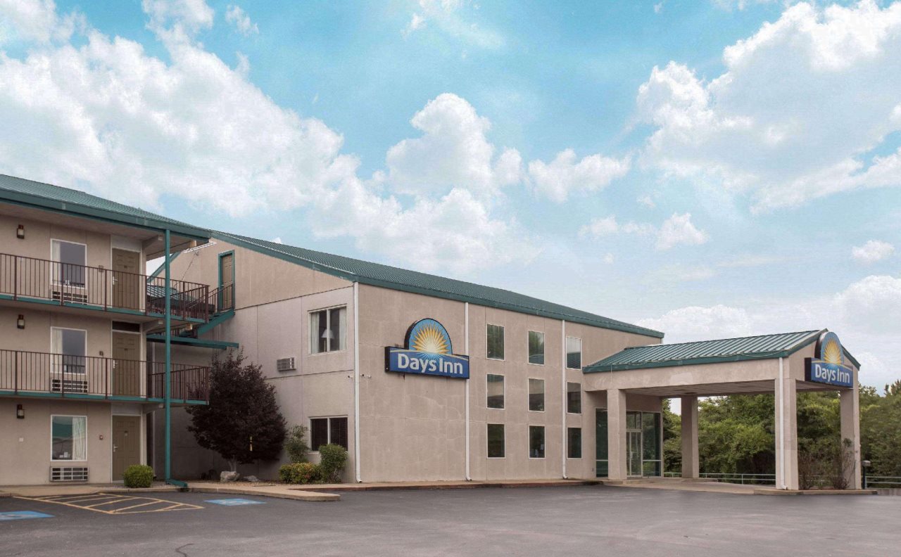 Harrison AR - carbon neutral hotel in Harrison