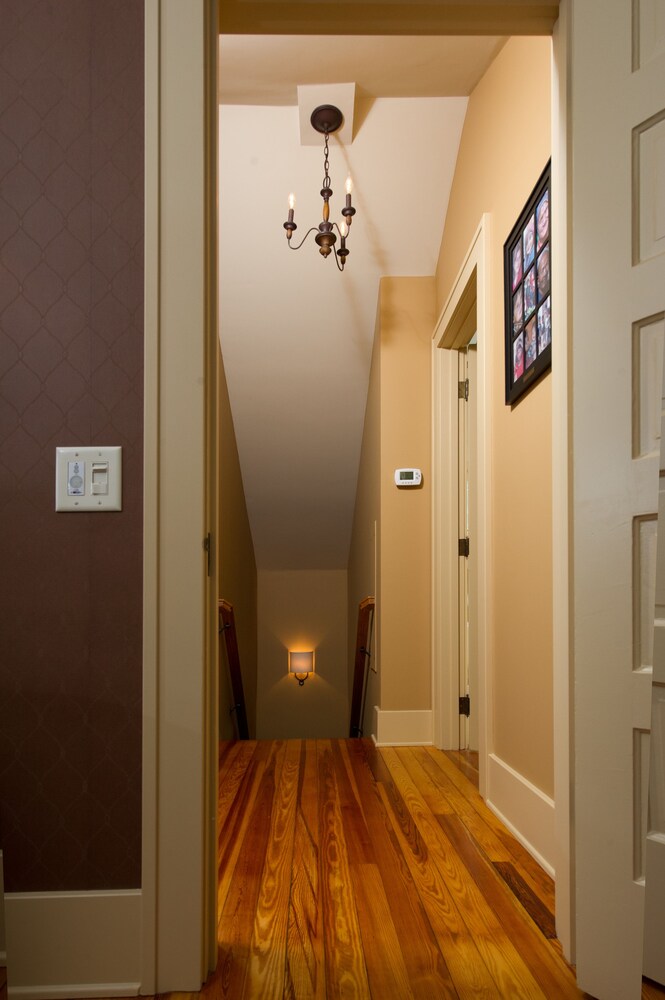 Kara's Kottages @ N Clarendon St - photo 20