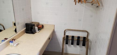 Brooks Motel - photo 10