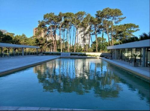 Apto en Punta del Este con Piscina Climatizada — 4-Star Luxury Hotel in Punta Del Este, Uruguay