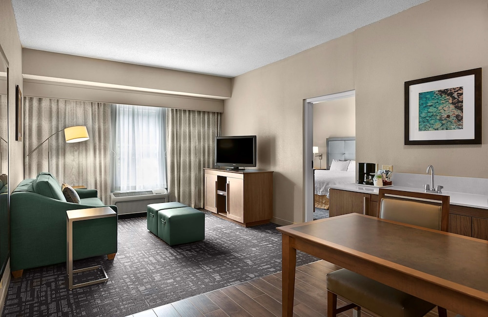 Hampton Inn & Suites Charlotte Pineville - photo 18