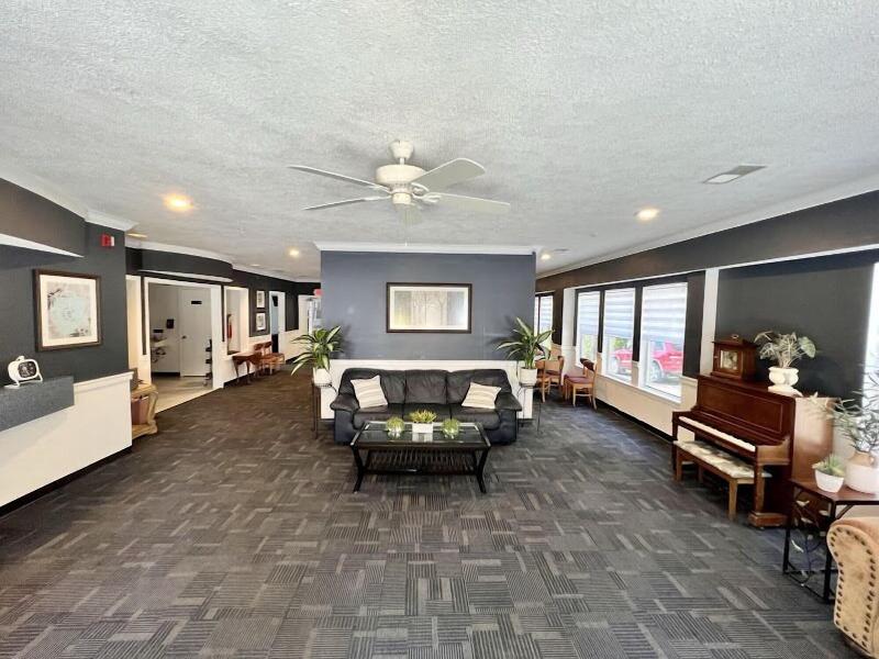 Celebrity Inn - photo 2