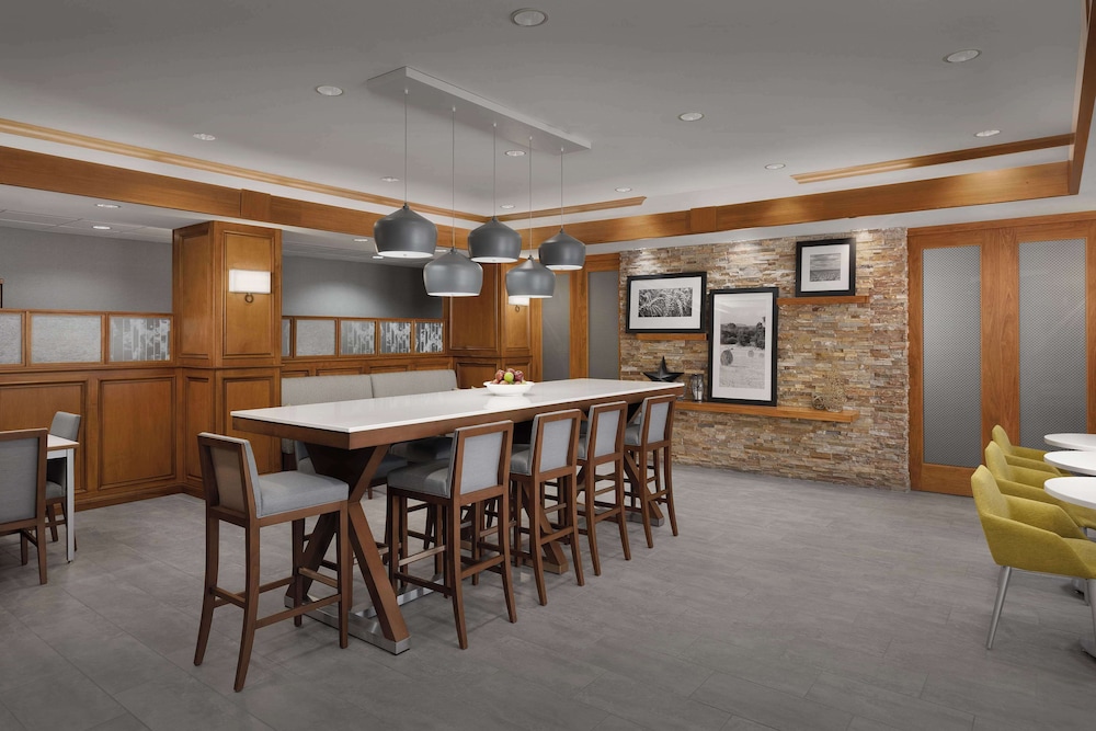Hampton Inn Waterloo Cedar Valley - photo 4