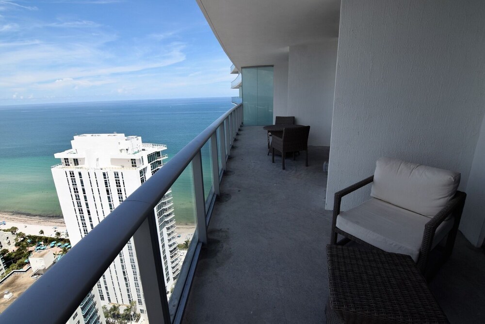 Hyde 3308 2 Beds 2 Baths Unit At The Hyde Beach Resort And Residences - featured photo