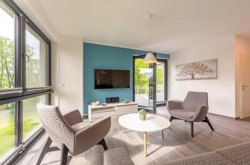 Tao Suite mit Seeblick Balkonterrasse & Sauna — 4-Star Luxury Hotel in Krakow Am See, Germany