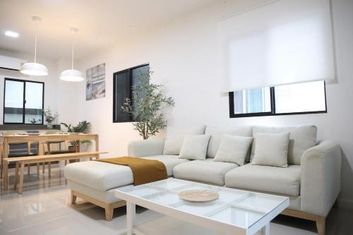 Cozy Homey Place Townhome — 4-Star Luxury Hotel in Bangkok, Thailand