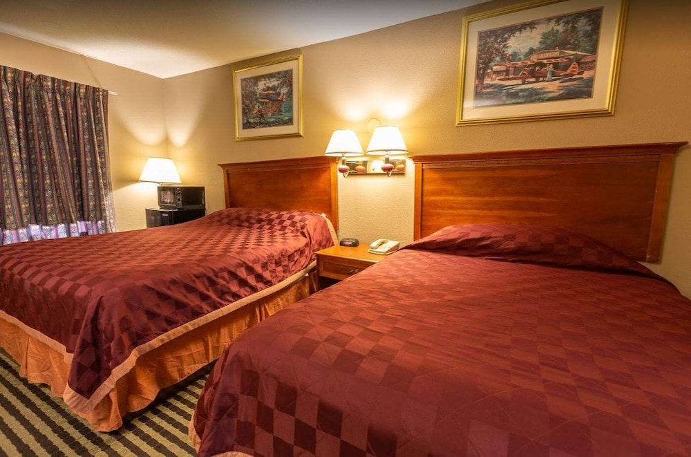 Americas Best Inn Eureka - photo 3