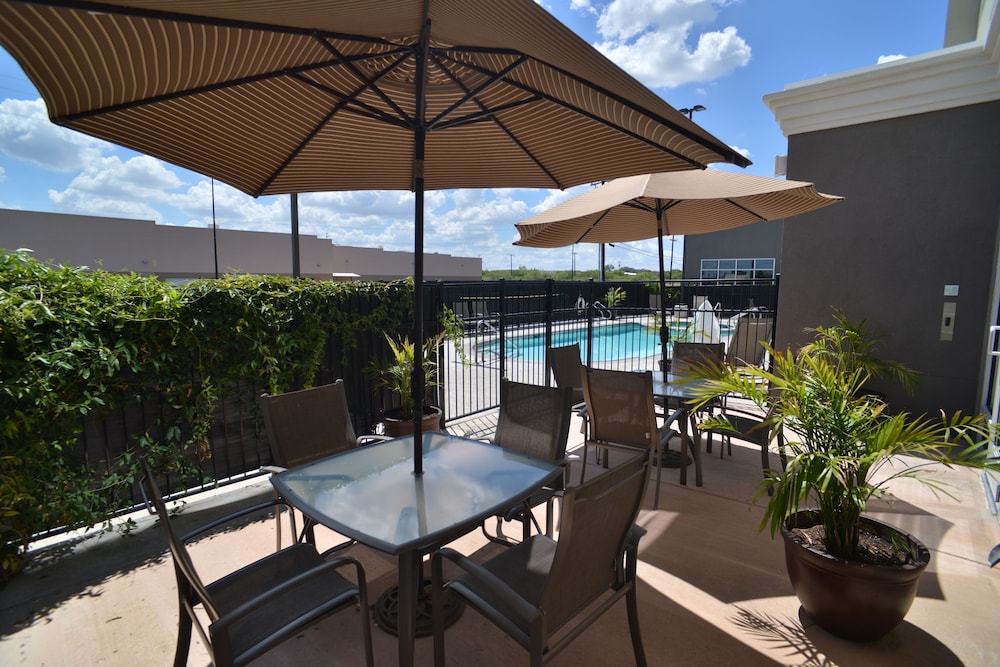 Holiday Inn & Suites San Antonio Northwest by IHG - photo 23