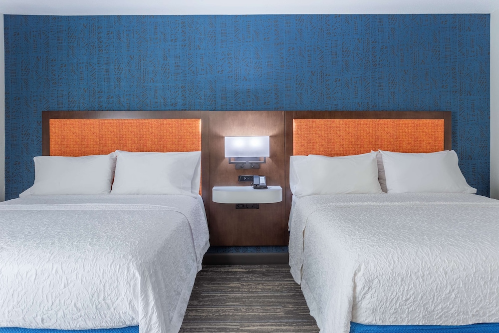 Hampton Inn Sioux Falls - photo 9