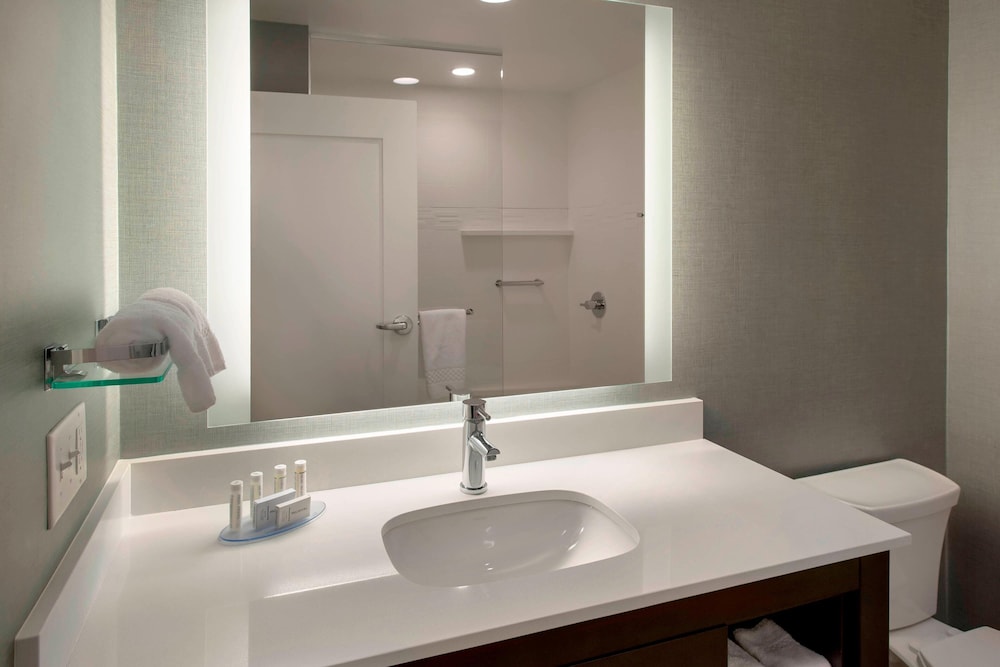 Residence Inn by Marriott Boston Bridgewater - photo 24