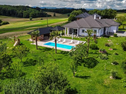Holiday Home Countryside estate by Interhome — 4-Star Luxury Hotel in Krizevci, Croatia