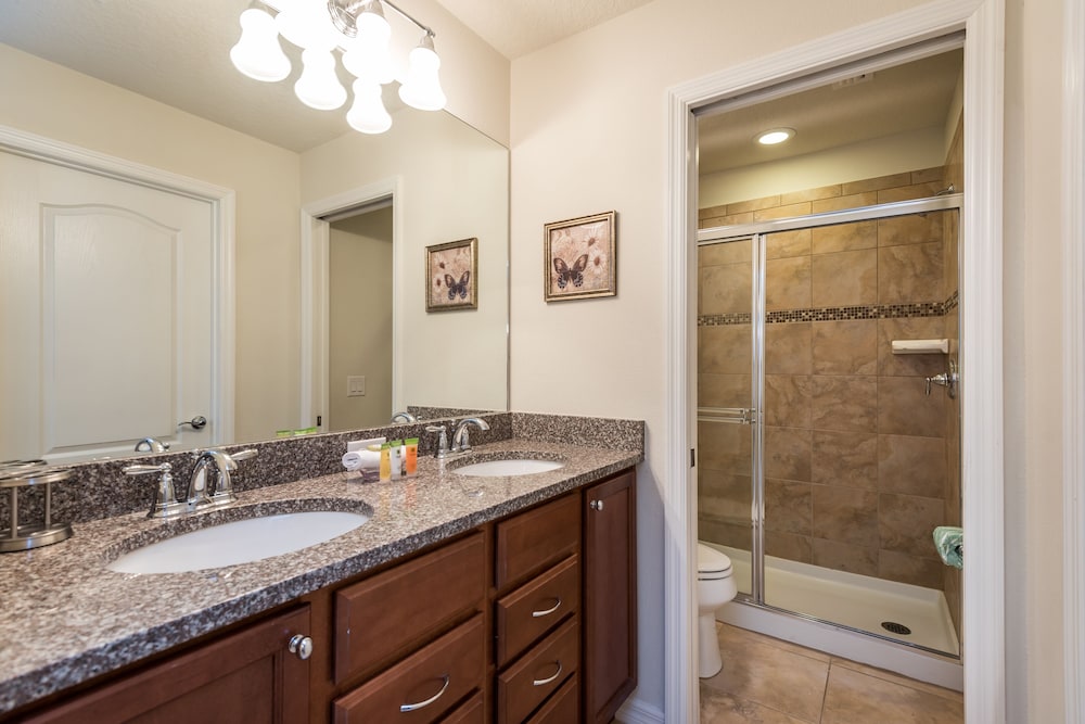 Townhome W private Pool & Free On site Water Park - photo 13