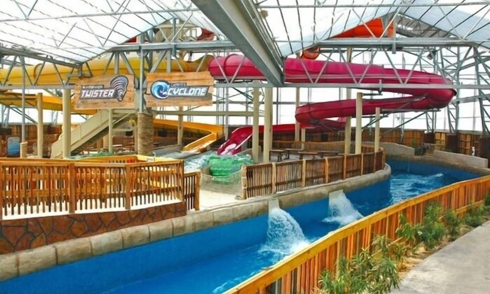 Blue Bay Inn & Suites - photo 101