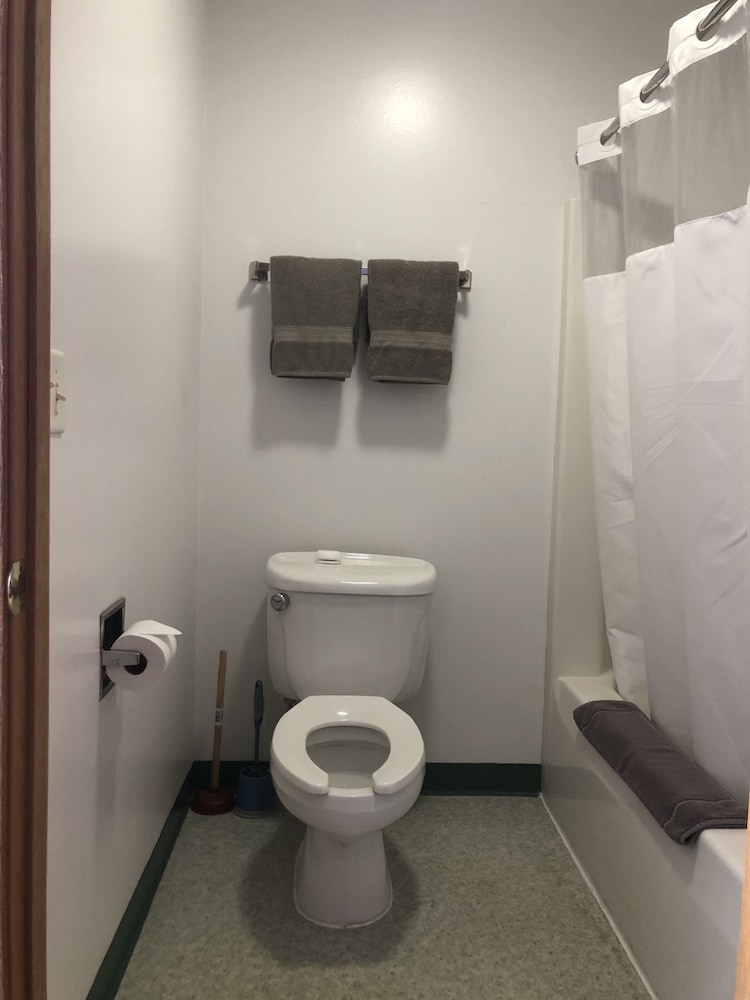 Edge Of The Woods Motel - photo 15