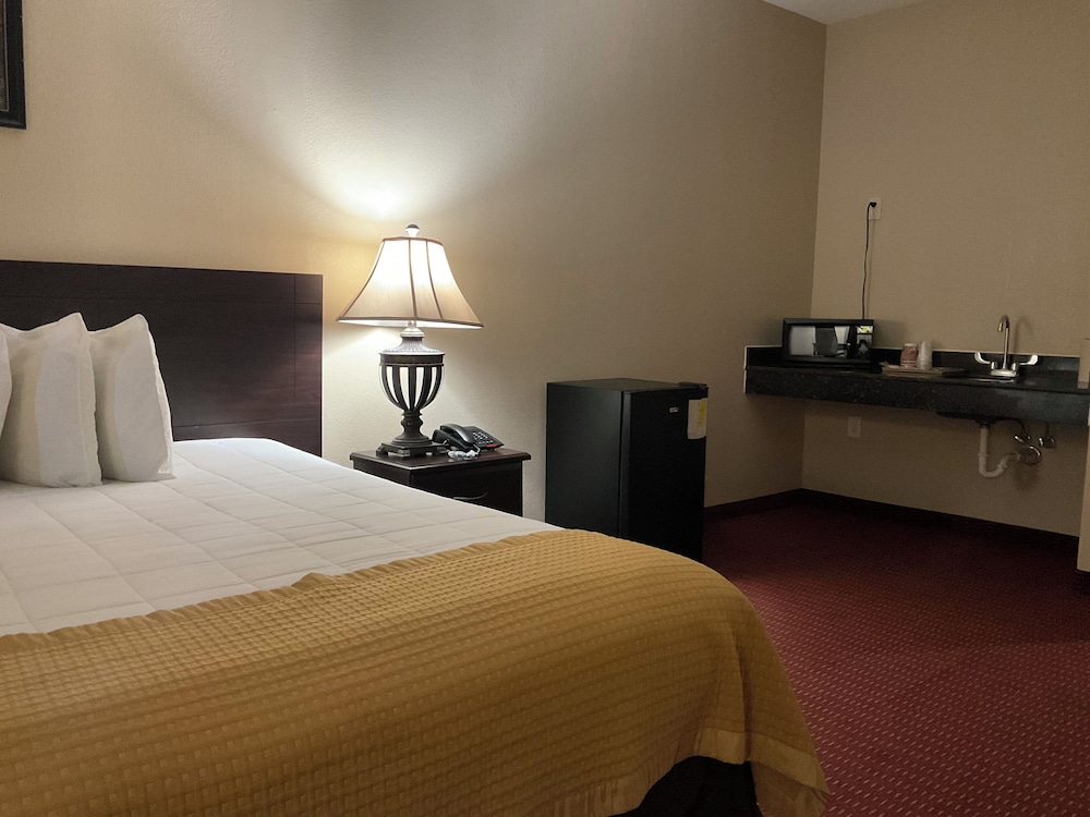 Yorktown Inn And Suites - photo 9