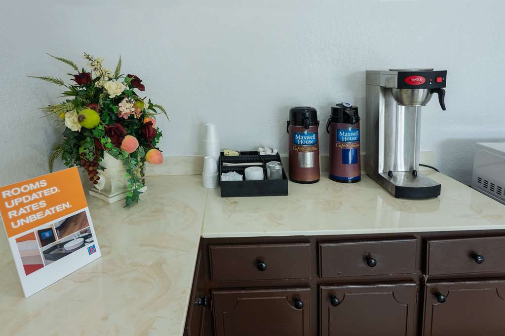 Motel 6 Montgomery AL Coliseum - photo 23