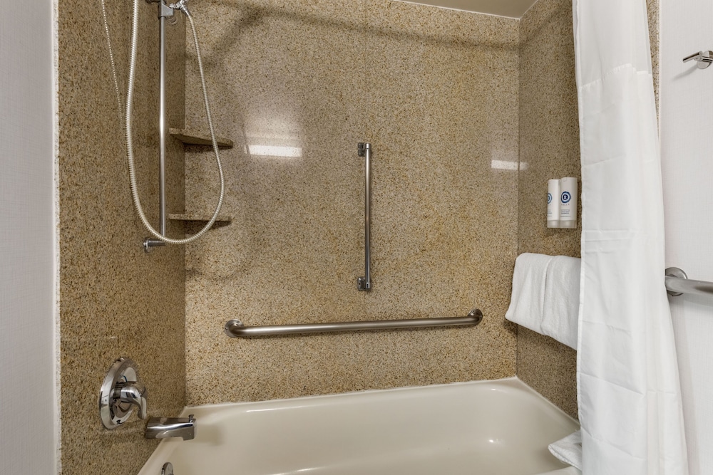 Comfort Inn Plano Dallas - photo 13